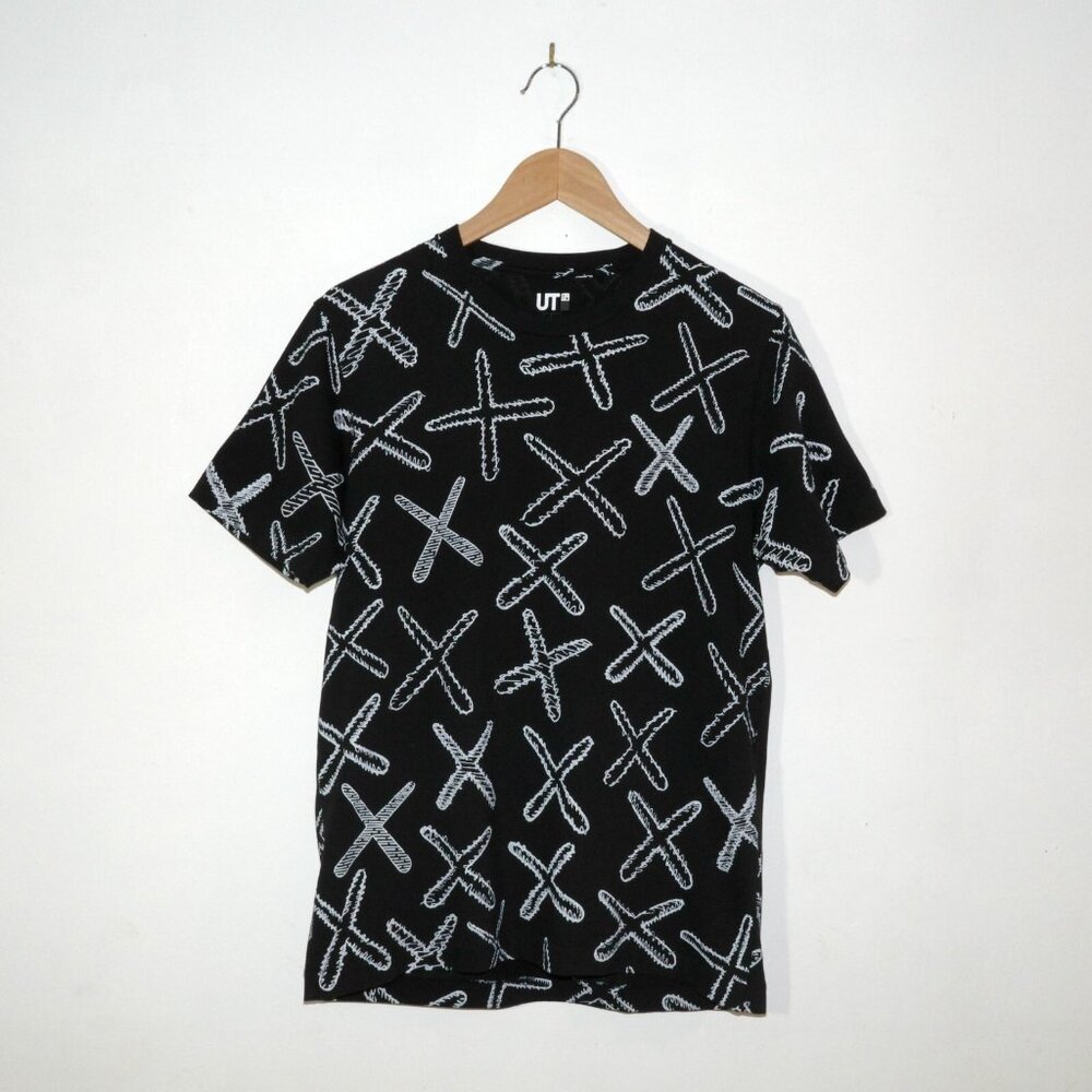 2016 Kaws x Uniqlo All Over Print XX Black Medium-Large